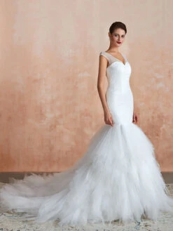 Mermaid Wedding Dress 2023 Beaded V Neck Sleeveless Bridal Gowns With Train