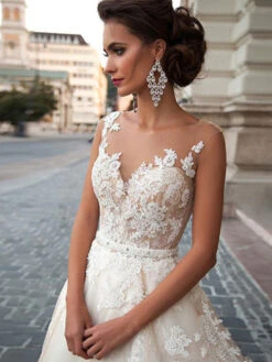 Wedding Dresses 2023 Jewel Illusion Neck Sleeveless A Line Lace Flora Applique Bridal Gowns With Train -Dresses Store 201909231705206229742