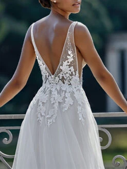 Simple Wedding Dress 2023 A Line V Neck Straps Sleeveless Lace Appliqued Tulle Bridal Gown -Dresses Store 201910121435225174513