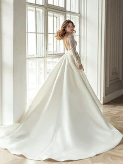 Simple Wedding Dress With Train A-Line V-Neck Long Sleeves Lace Bridal Dresses Free Customization -Dresses Store 202012231759137196602