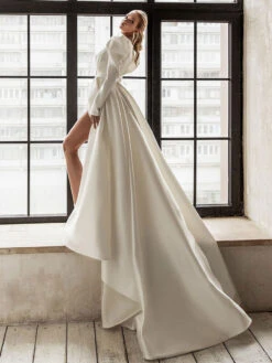 Vintage Wedding Dress White Bridal Dresses Long Sleeves Wedding Dress V-Neck A-Line With Train Bridal Gowns Free Customization -Dresses Store 202012251019194241654
