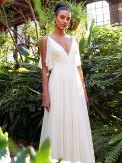White Simple Causal Wedding Dress Chiffon V-Neck Sleeveless A-Line Backless Long Bridal Dresses Free Customization -Dresses Store 202104221618151228108