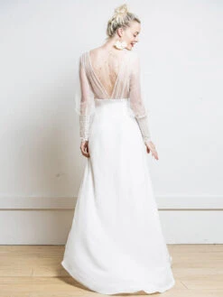 White Simple Causal Wedding Dress Satin Fabric V-Neck Long Sleeves A-Line Tulle Satin Fabric Long Bridal Dresses Free Customization -Dresses Store 202104261900074088933