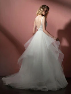 White A-Line Wedding Dress V-Neckline Long Sleeves Organza Lace With Train Bridal Gowns Free Customization -Dresses Store 202108221224217095943