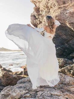 White Simple Wedding Dress With Train Chiffon Strapless Long Sleeves Backless Lace A-Line Bridal Gowns Free Customization -Dresses Store 202111031524195434987