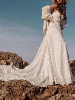 White Simple Wedding Dress A-Line V-Neck Sleeveless Backless With Train Long Lace Bridal Gowns Free Customization -Dresses Store 202111031524236768157