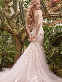 Wedding Dress With Train Sleeveless Lace V-Neck Bridal Gowns Free Customization -Dresses Store 202210181756200675554